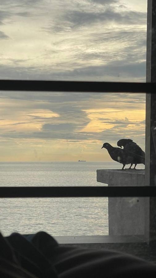 Seaview Holiday Home Porto Dickson Exterior foto